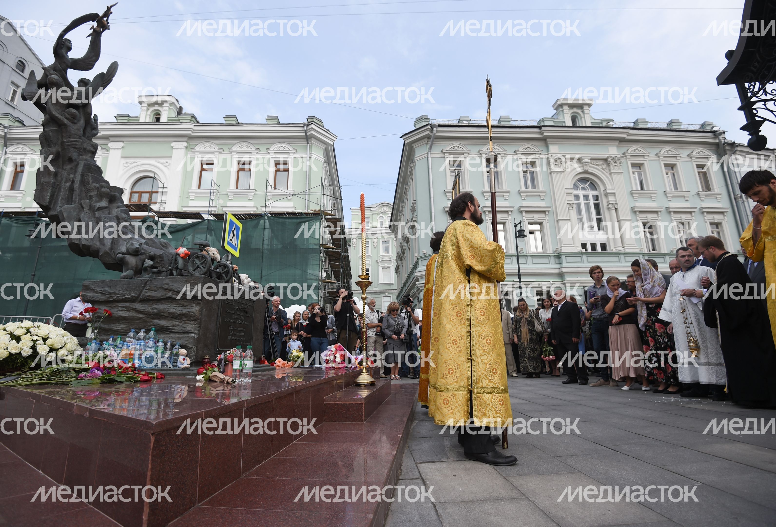 Митинг «Без слов» в память о жертвах трагедии в Беслане прошел в Москве Митинг «Без слов» в память о жертвах трагедии в Беслане прошел в Москве
