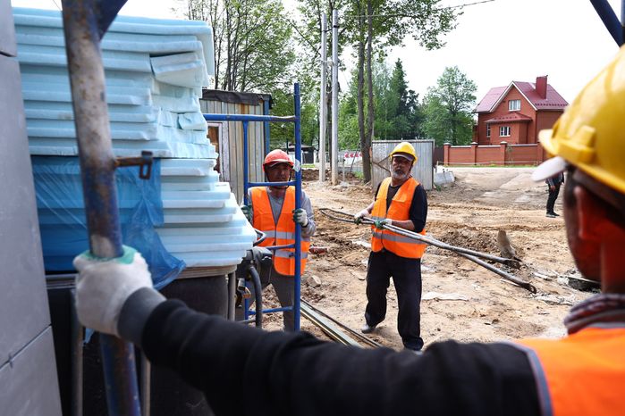 Губернатор осмотрел ход строительства нового здания Физмат-лицея в Сергиевом Посаде
