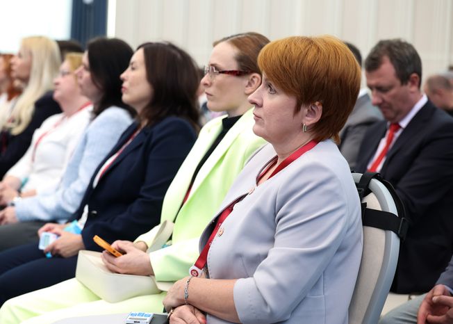 Пленарная сессия форума "Россия и мир: тренды здорового долголетия"