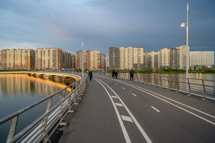Пешеходный мост через озеро Черное соединил микрорайон Зенино в Люберцах и Некрасовку в Москве