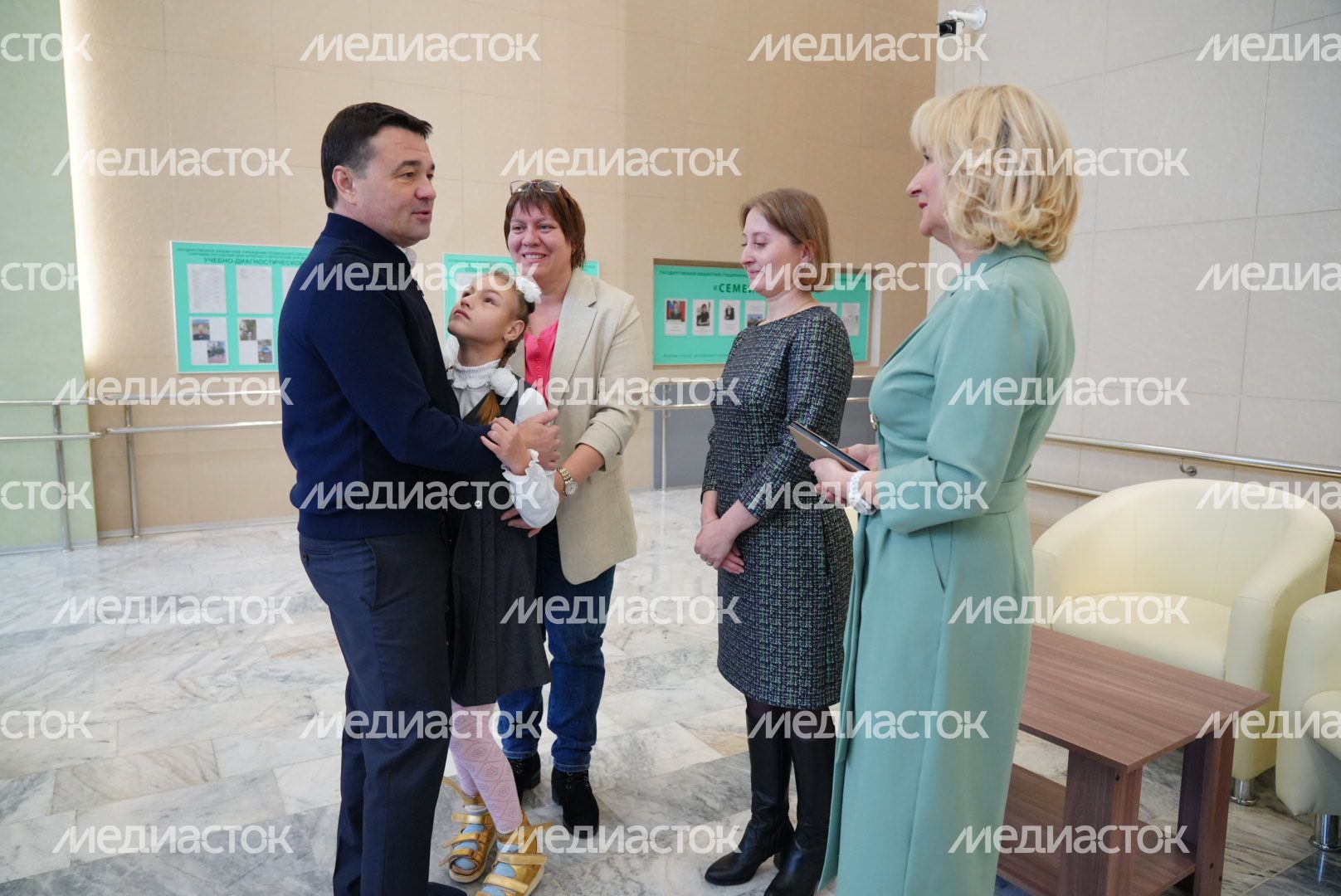 Посещение интерната для обучения слепоглухих детей и молодых инвалидов в Сергиево-Посадском округе Губернатором Подмосковья