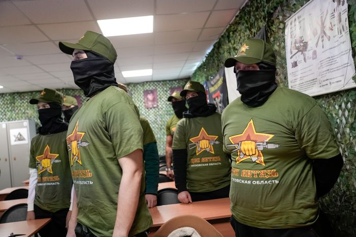 Андрей Воробьев и Владимир Соловьев посетили центр спецподготовки "Витязь" в Балашихе