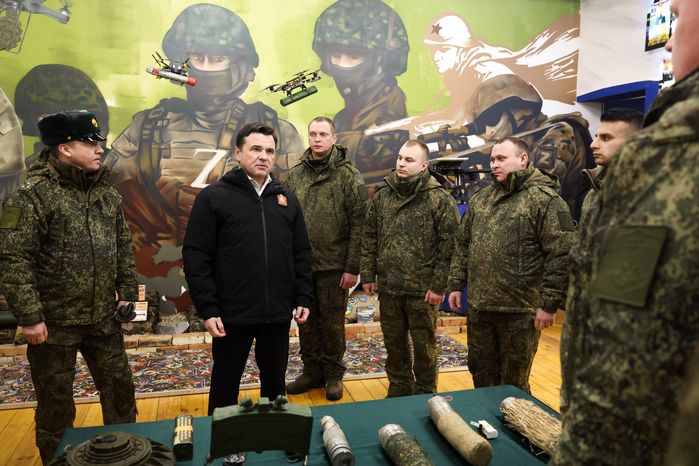 Андрей Воробьев поздравил военнослужащих 45-й отдельной гвардейской инженерной бригады