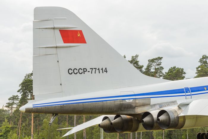 Памятник Ту-144