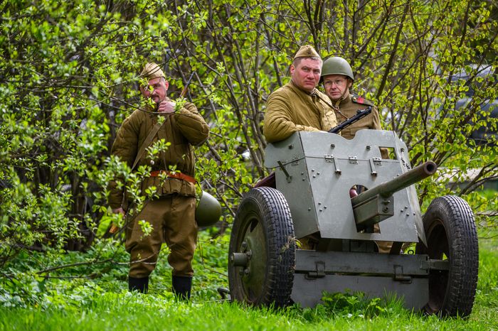 Военно-историческая реконструкция событий мая 1945 года в музее истории танка Т-34 в Мытищах