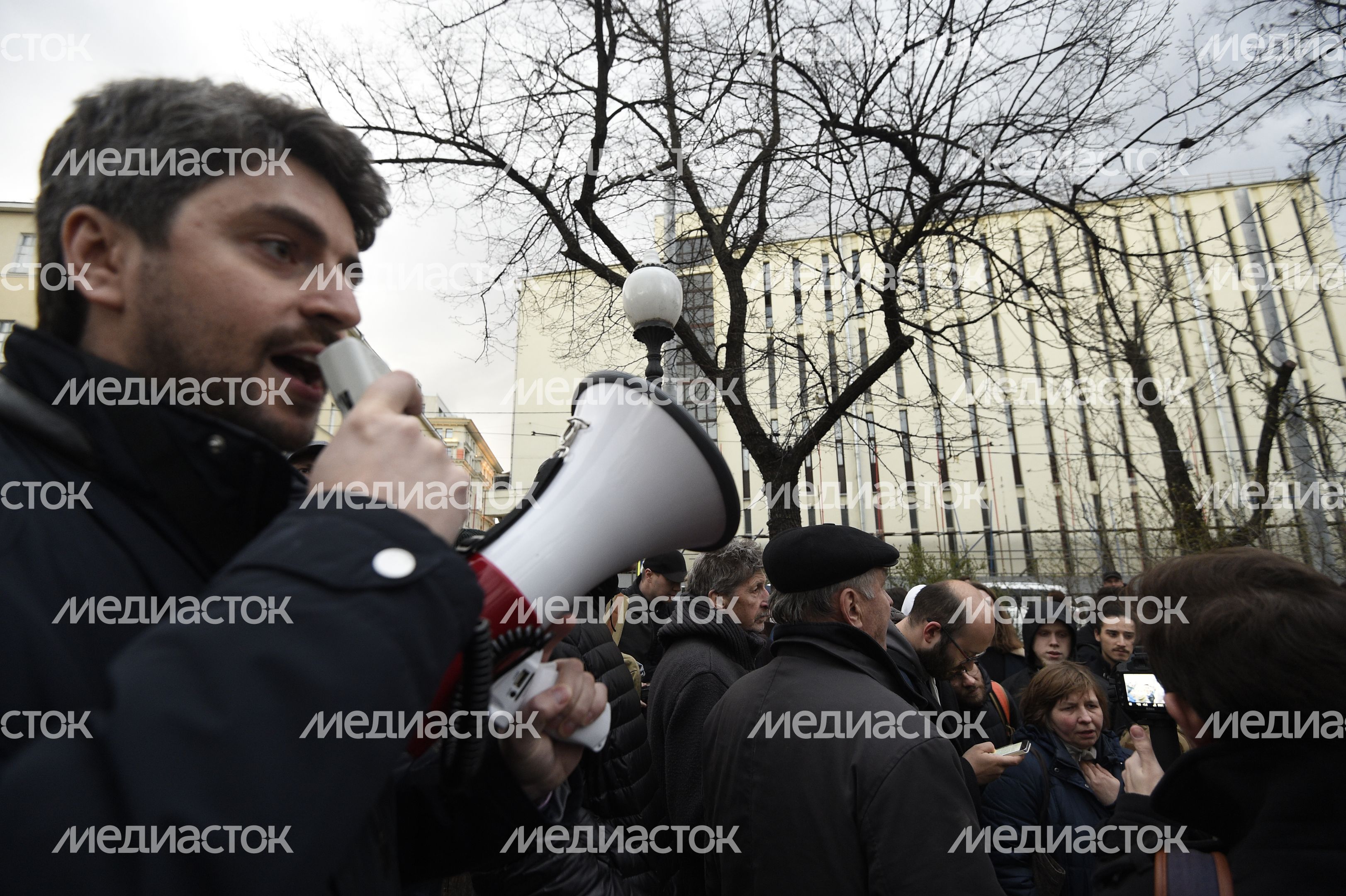 Народный сход в защиту Таганской АТС в Москве