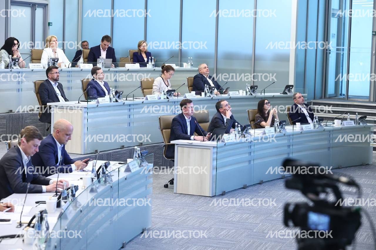 Совещание Губернатора Подмосковья с руководящим составом регионального правительства и главами округов