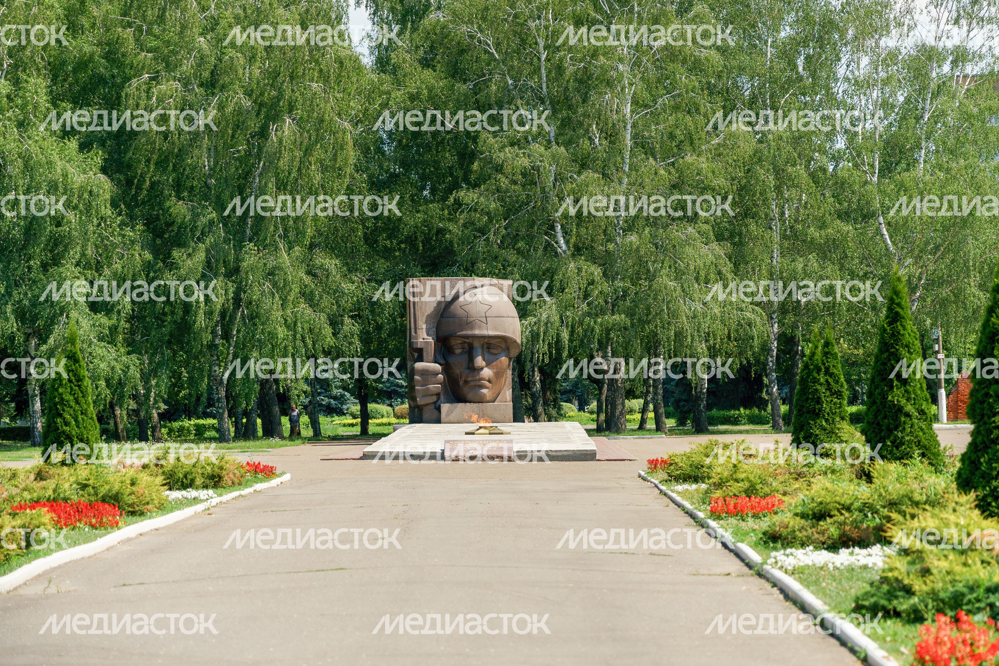 Мемориальный парк в Коломне летом Мемориальный парк в Коломне летом
