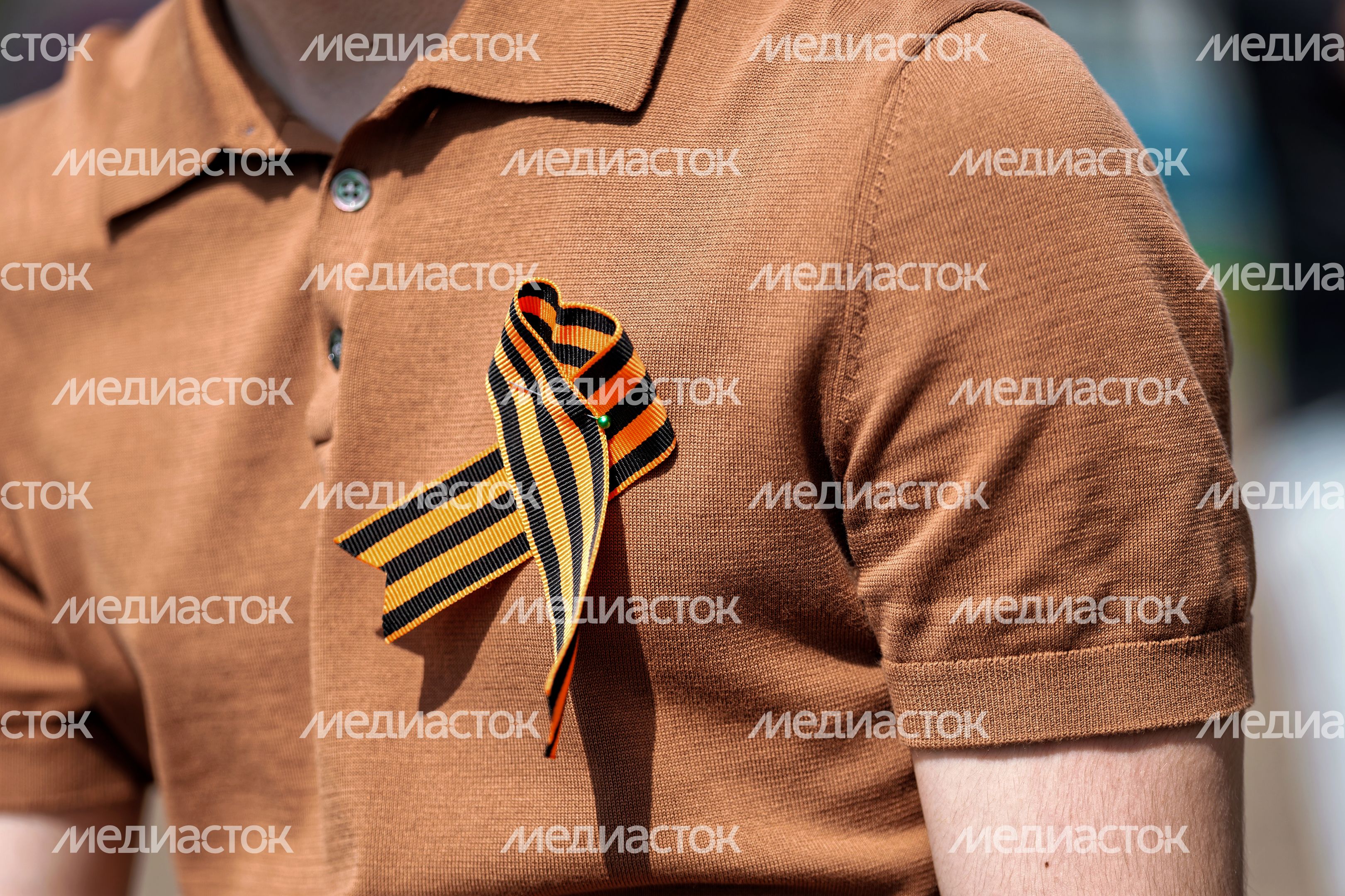 Патриотическое воспитание: возложение цветов к памятнику летчикам в аэроклубе ВВС Одинцовского округа ко Дню Победы Патриотическое воспитание: возложение цветов к памятнику летчикам в аэроклубе ВВС Одинцовского округа ко Дню Победы