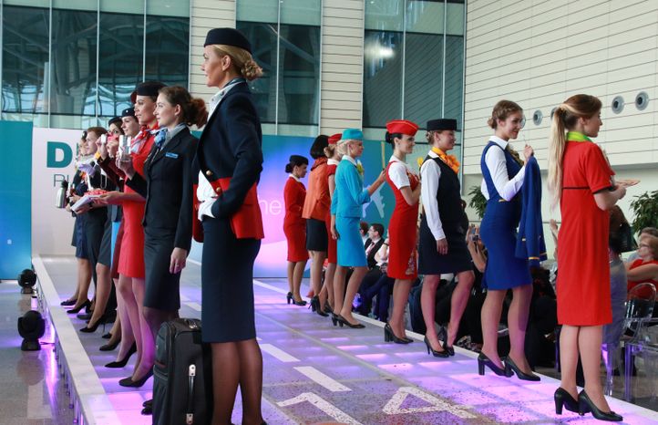 Показ формы бортпроводников DME Runway в Домодедово