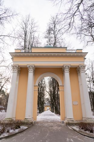 Красногорск. Храм Архангела Михаила в Архангельском