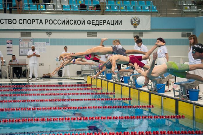 Соревнования по плаванию "Волна здоровья" в Рузе