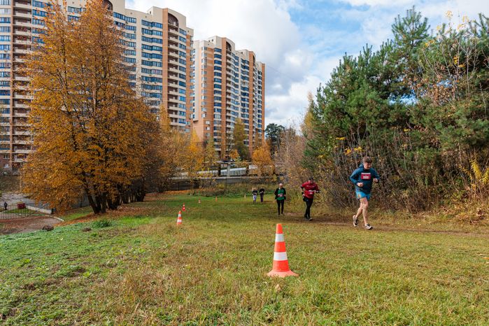 Забег Hero League Trail на 1, 5 и 10 км по пересеченной местности в Красногорске