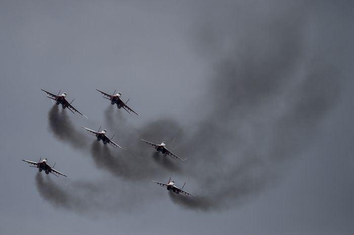 Юбилей пилотажных групп ВКС РФ «Русские Витязи» и «Стрижи» в Кубинке
