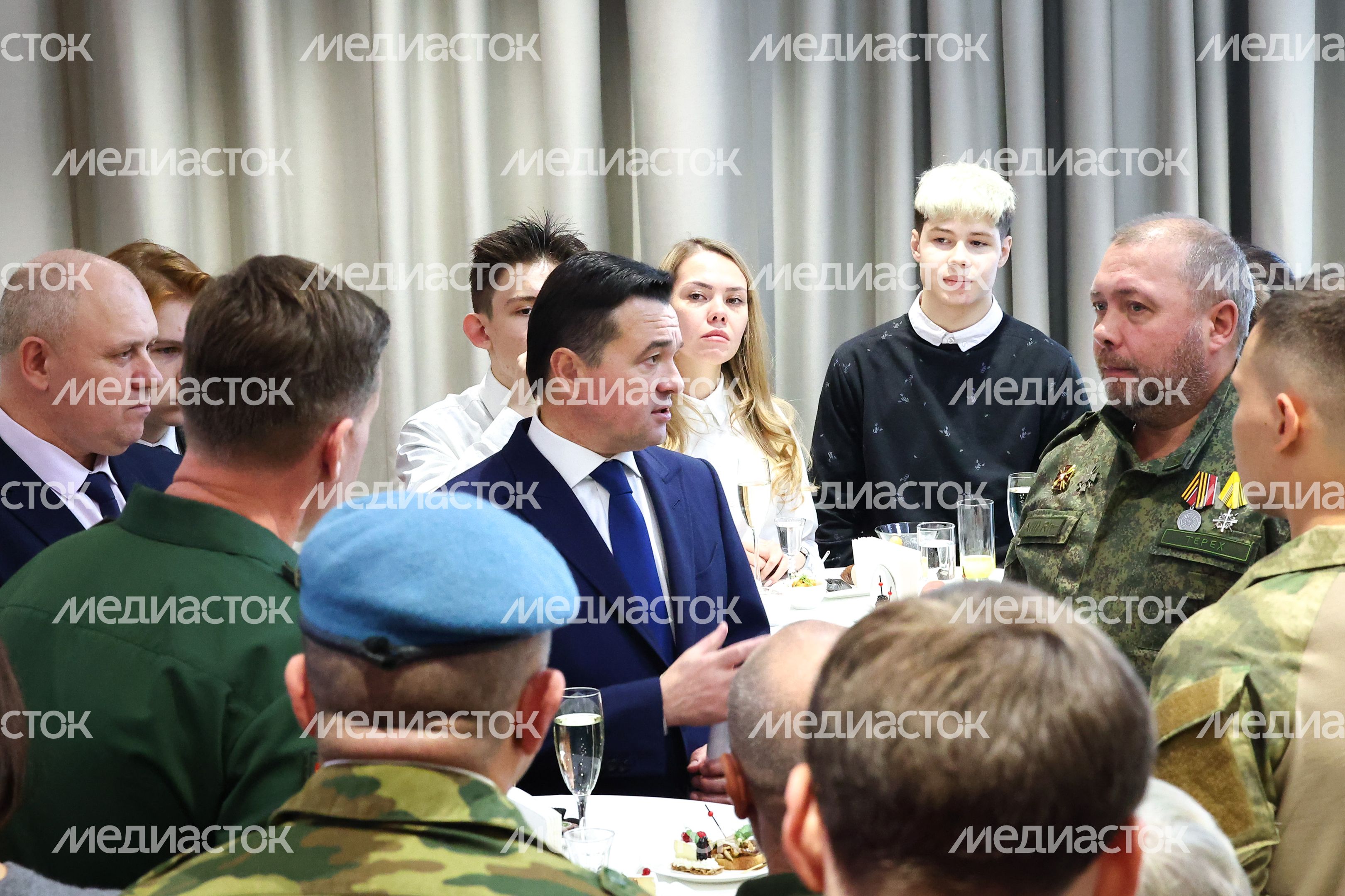 Награждение добровольцев из отряда «БАРС» Губернатором Подмосковья