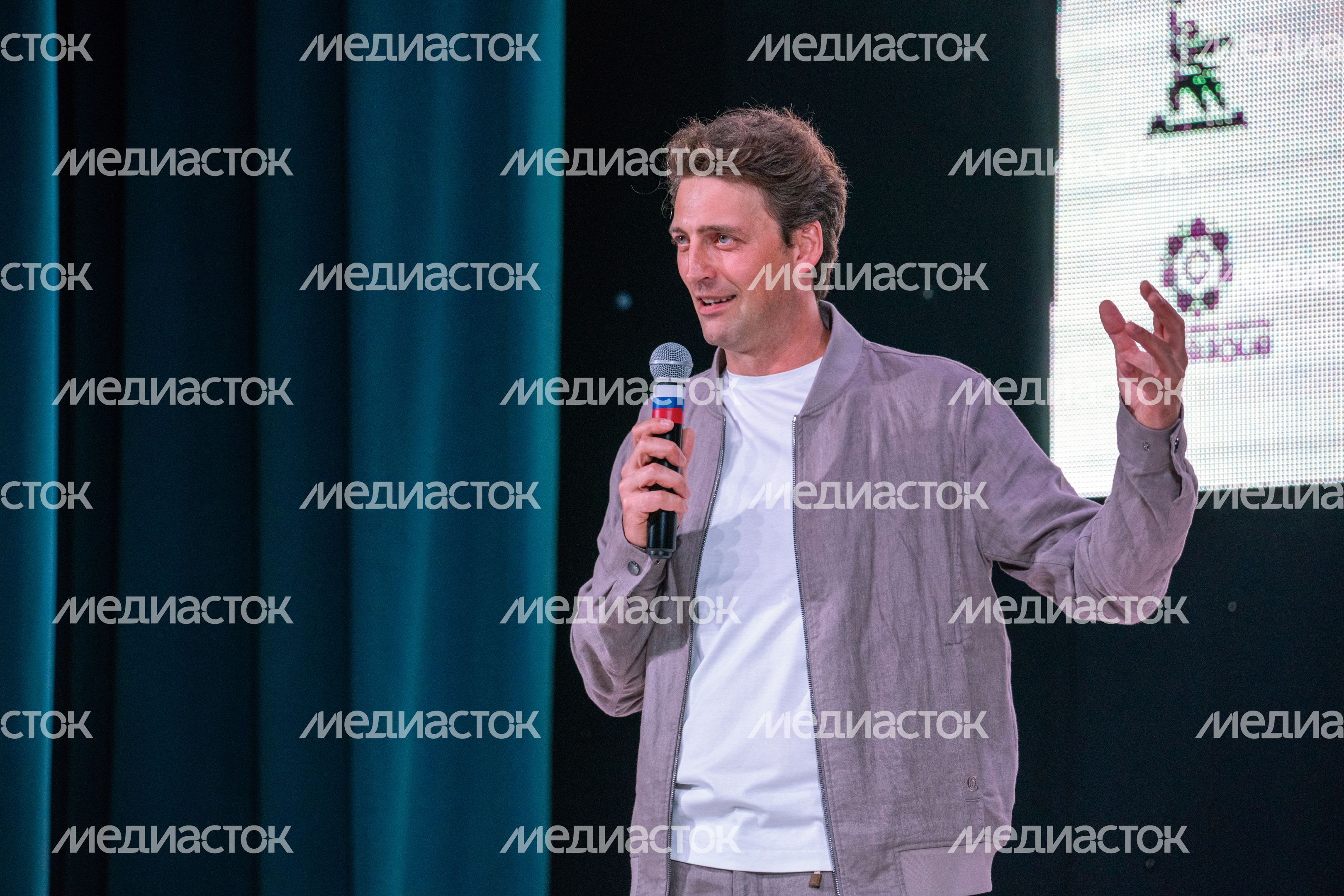Творческая встреча с актером Иваном Колесниковым на кинофестивале «Движение по вертикали» в Дмитрове Творческая встреча с актером Иваном Колесниковым на кинофестивале «Движение по вертикали» в Дмитрове