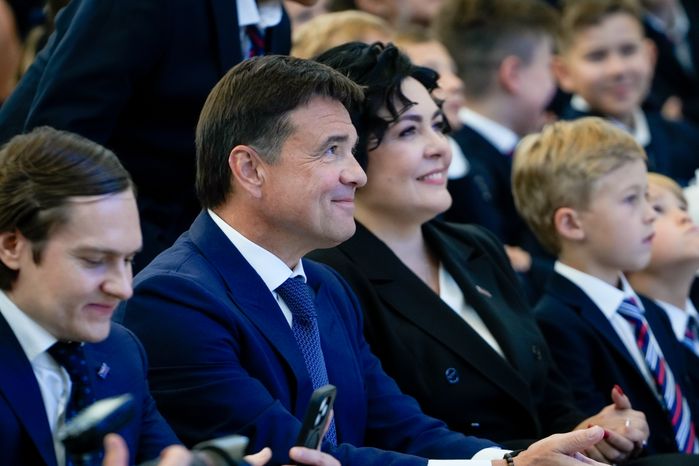 Андрей Воробьев поздравил с Днем знаний школьников и учителей технолицея им. В. И. Долгих