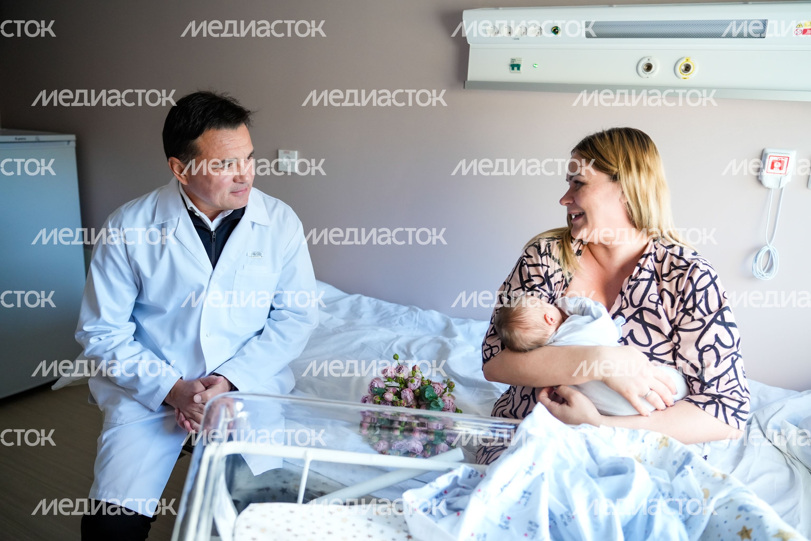 Андрей Воробьев посетил роддом в Химках, открывшийся после капремонта Андрей Воробьев посетил роддом в Химках, открывшийся после капремонта