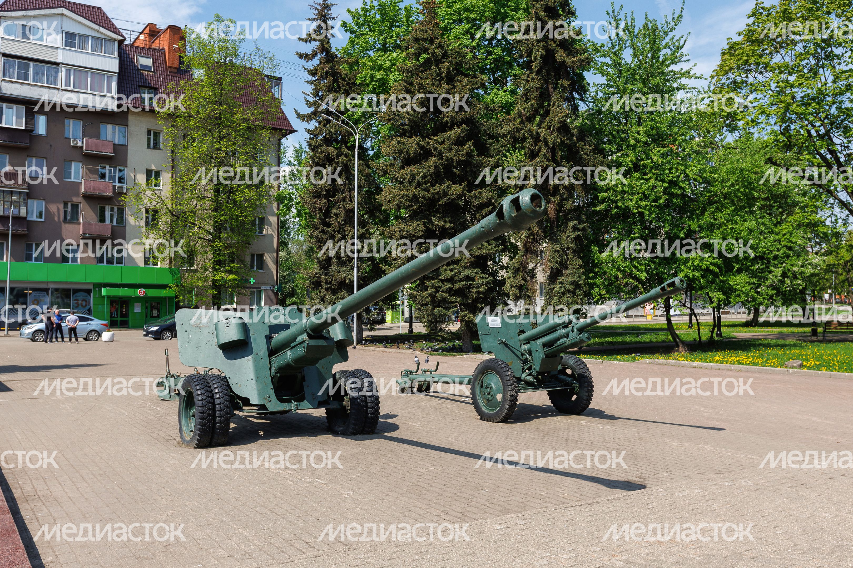 Памятник технике - пушка «ЗиС-2» у мемориала «Защитникам Отечества» в Лыткарино Памятник технике - пушка «ЗиС-2» у мемориала «Защитникам Отечества» в Лыткарино
