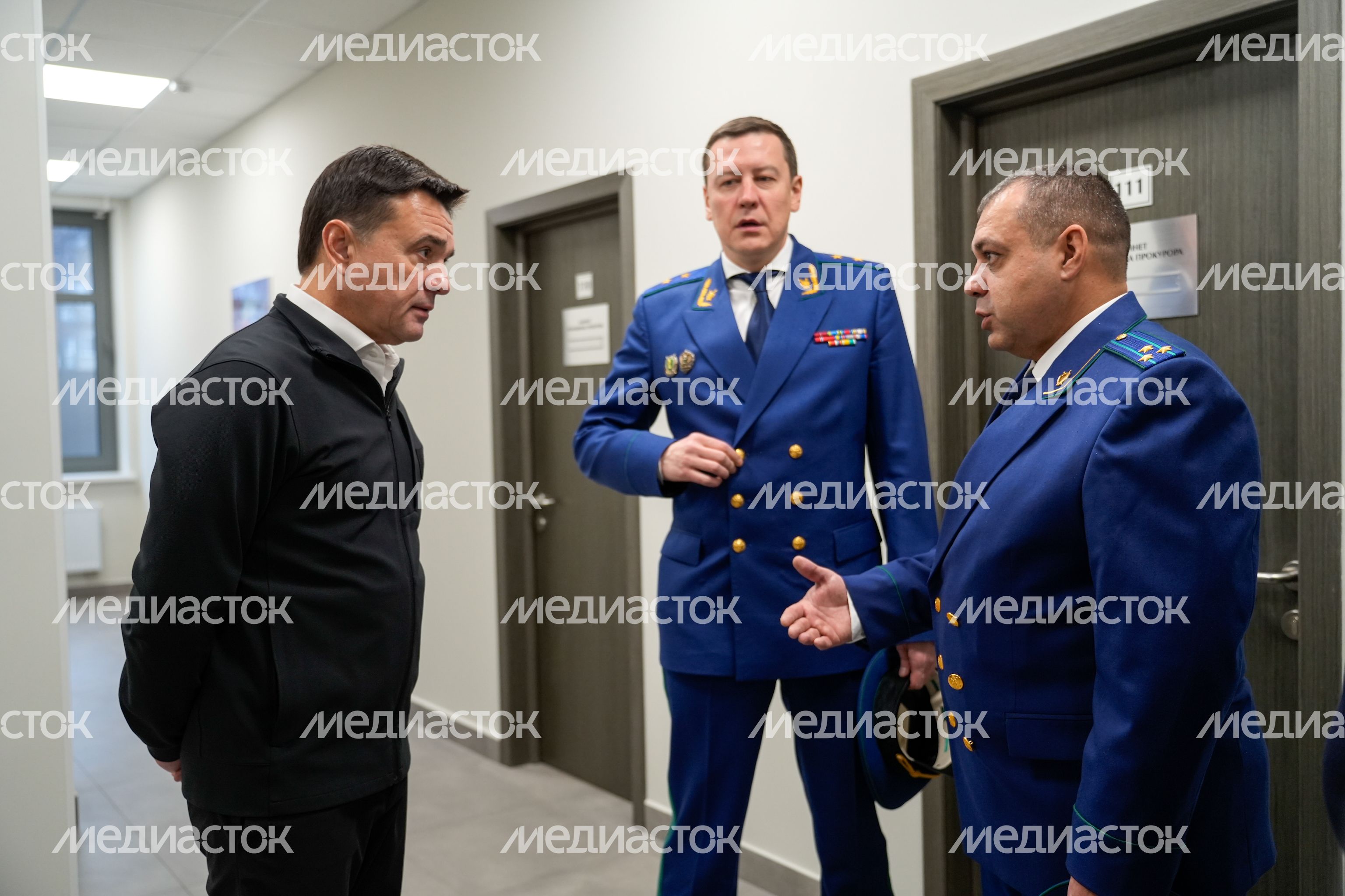Андрей Воробьев открыл новое здание Солнечногорской городской прокуратуры Андрей Воробьев открыл новое здание Солнечногорской городской прокуратуры