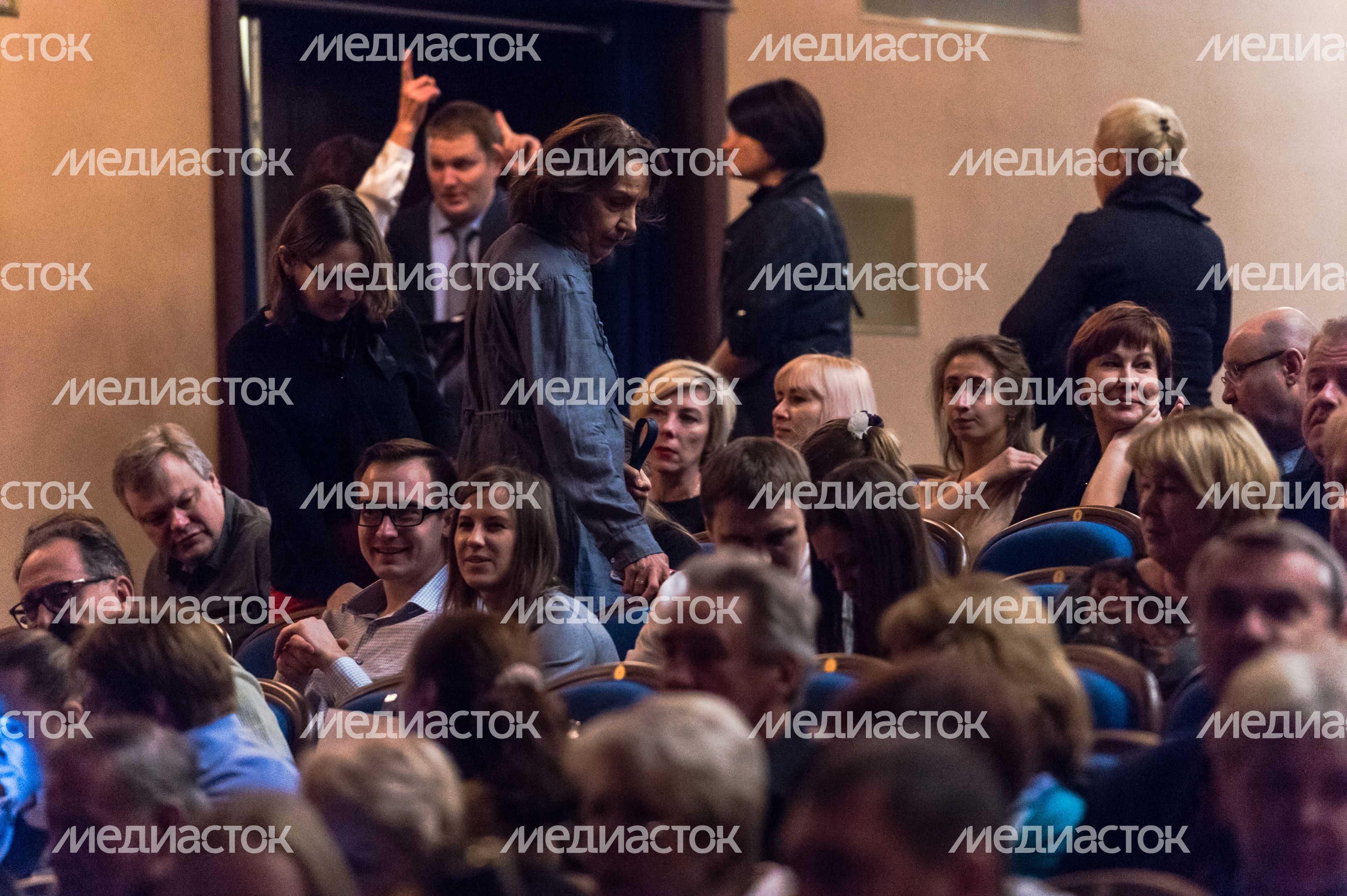 Спектакль Московского губернского театра «На всякого мудреца довольно простоты»