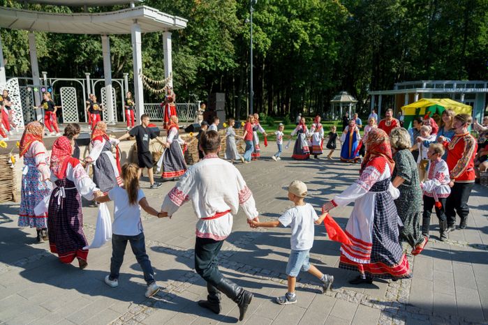 Фестиваль туризма и творчества "Красное сельцо" в Воскресенске
