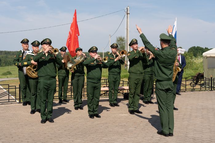 Перезахоронение солдат ВОВ в деревне Ельня