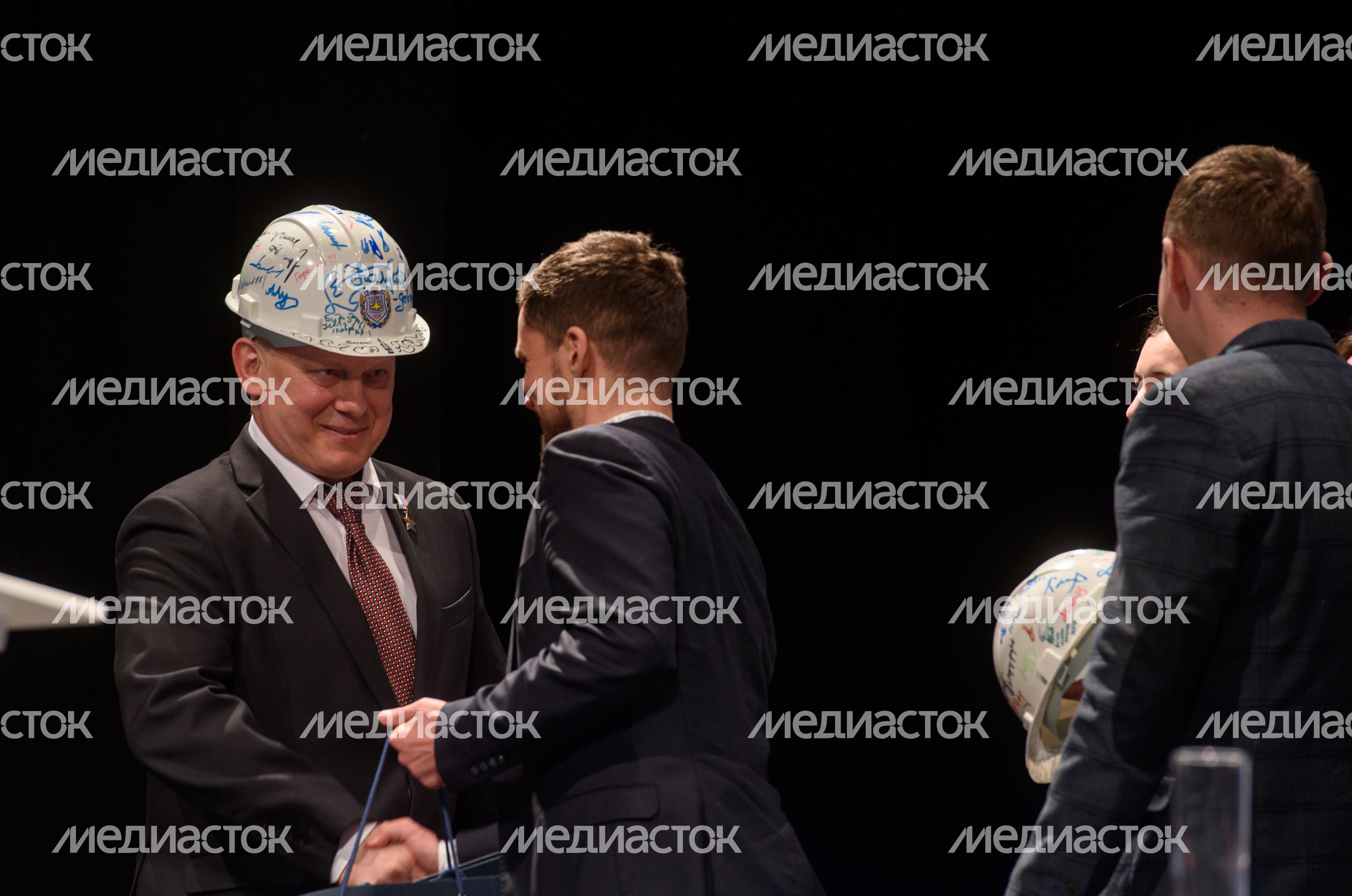 Торжественная встреча космонавтов и астронавтов 67-й длительной экспедиции на МКС