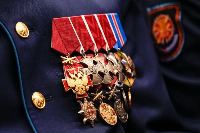 Андрей Воробьев поздравил с праздником военнослужащих 45-й бригады спецназа ВДВ