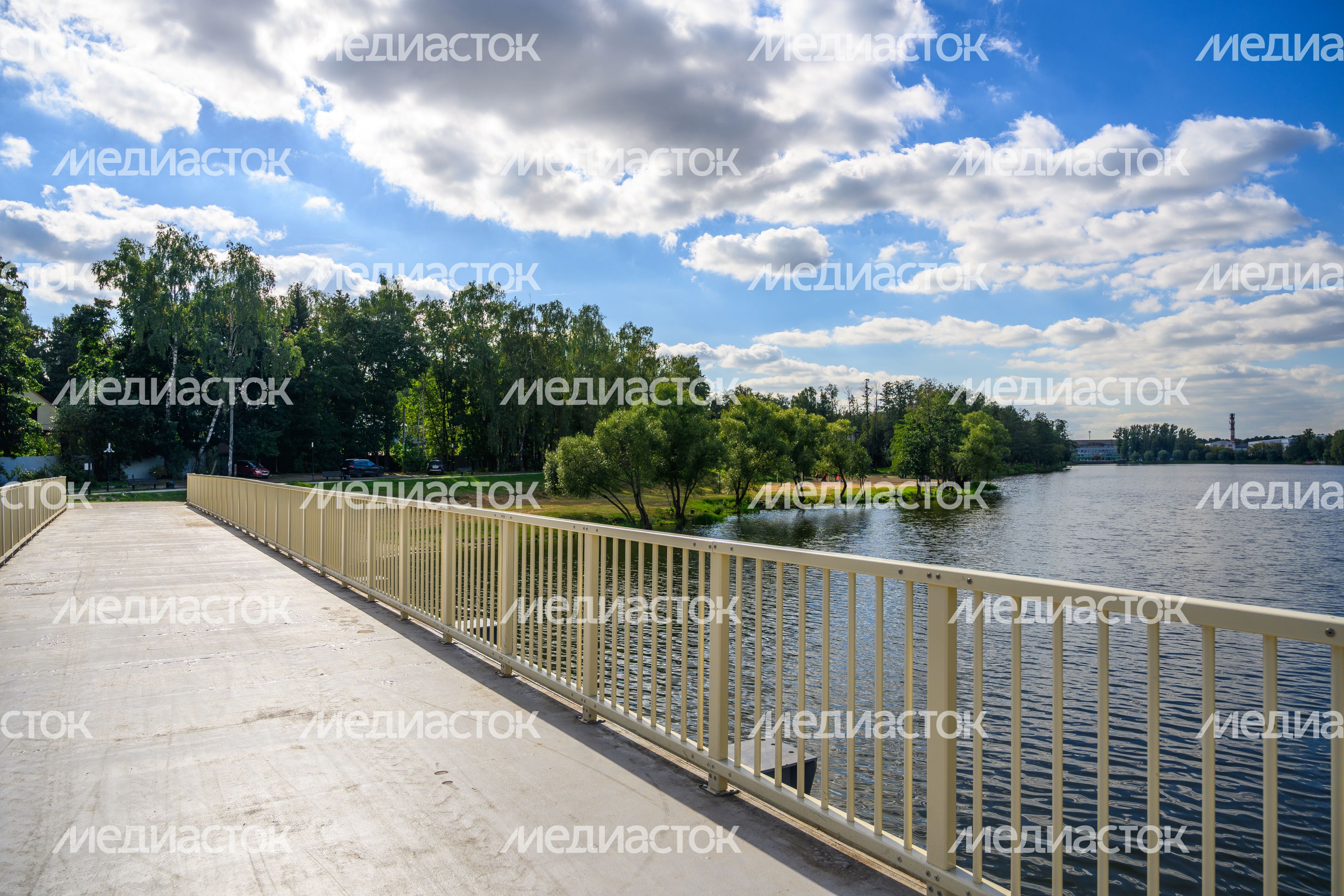 Новый Телешовский мост через реку Македонку в Малаховке округа Люберцы Новый Телешовский мост через реку Македонку в Малаховке округа Люберцы