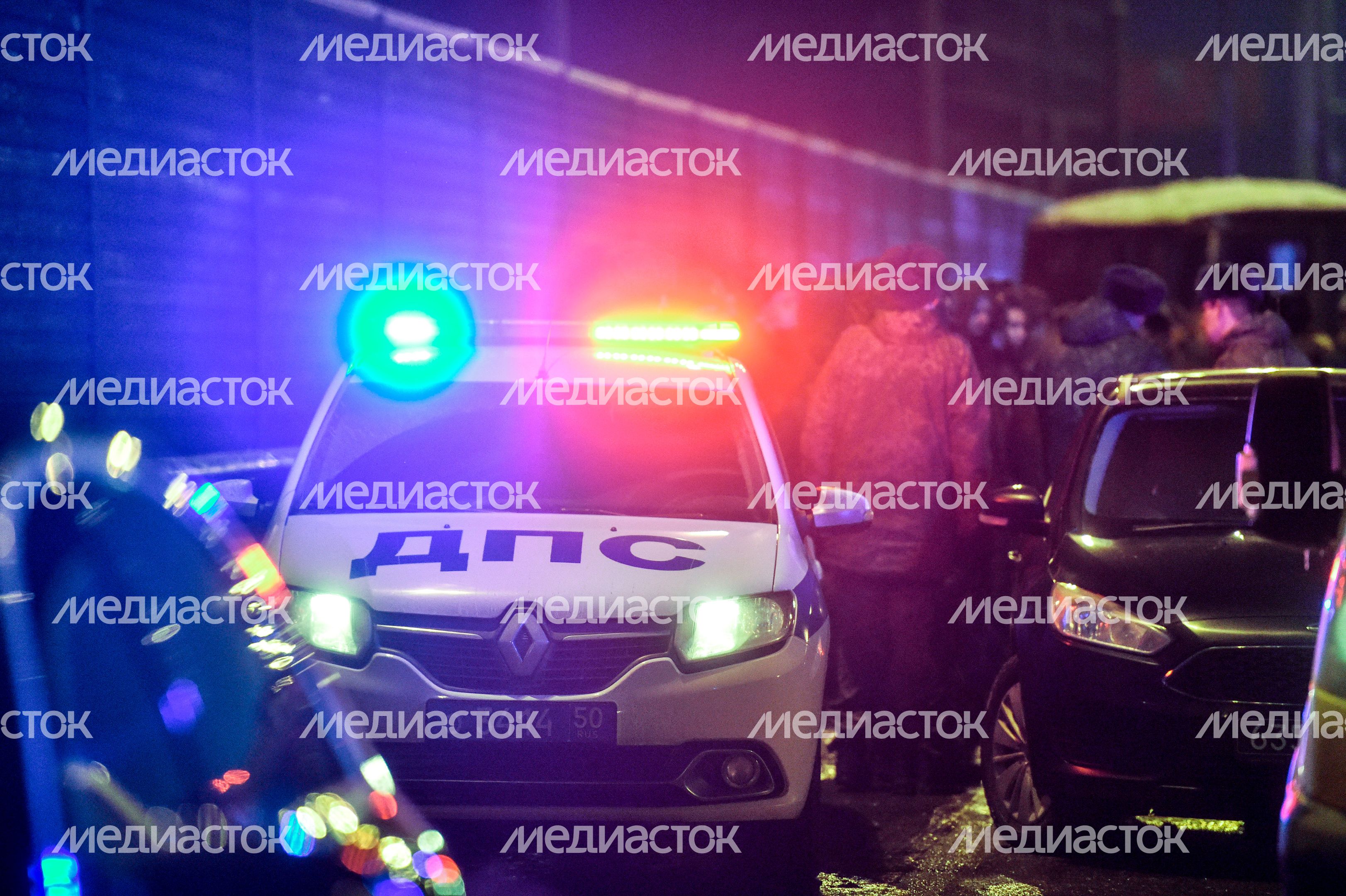 Кадры с места столкновения четырех автобусов и грузовика на Новорижском шоссе в Московской области