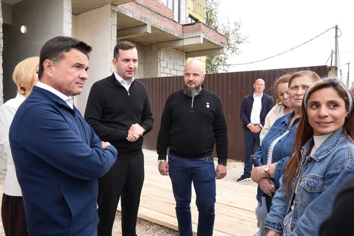 Андрей Воробьев приехал на стройплощадку многоквартирного дома на улице Гоголя в Лосино-Петровском