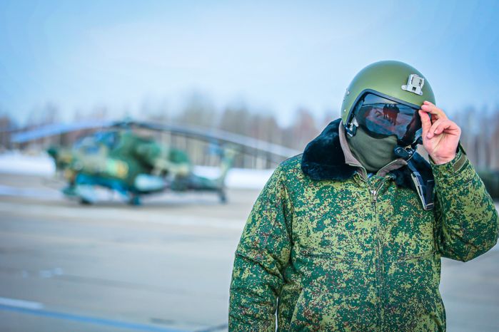 Губернатор поблагодарил военнослужащих вертолетной эскадрильи