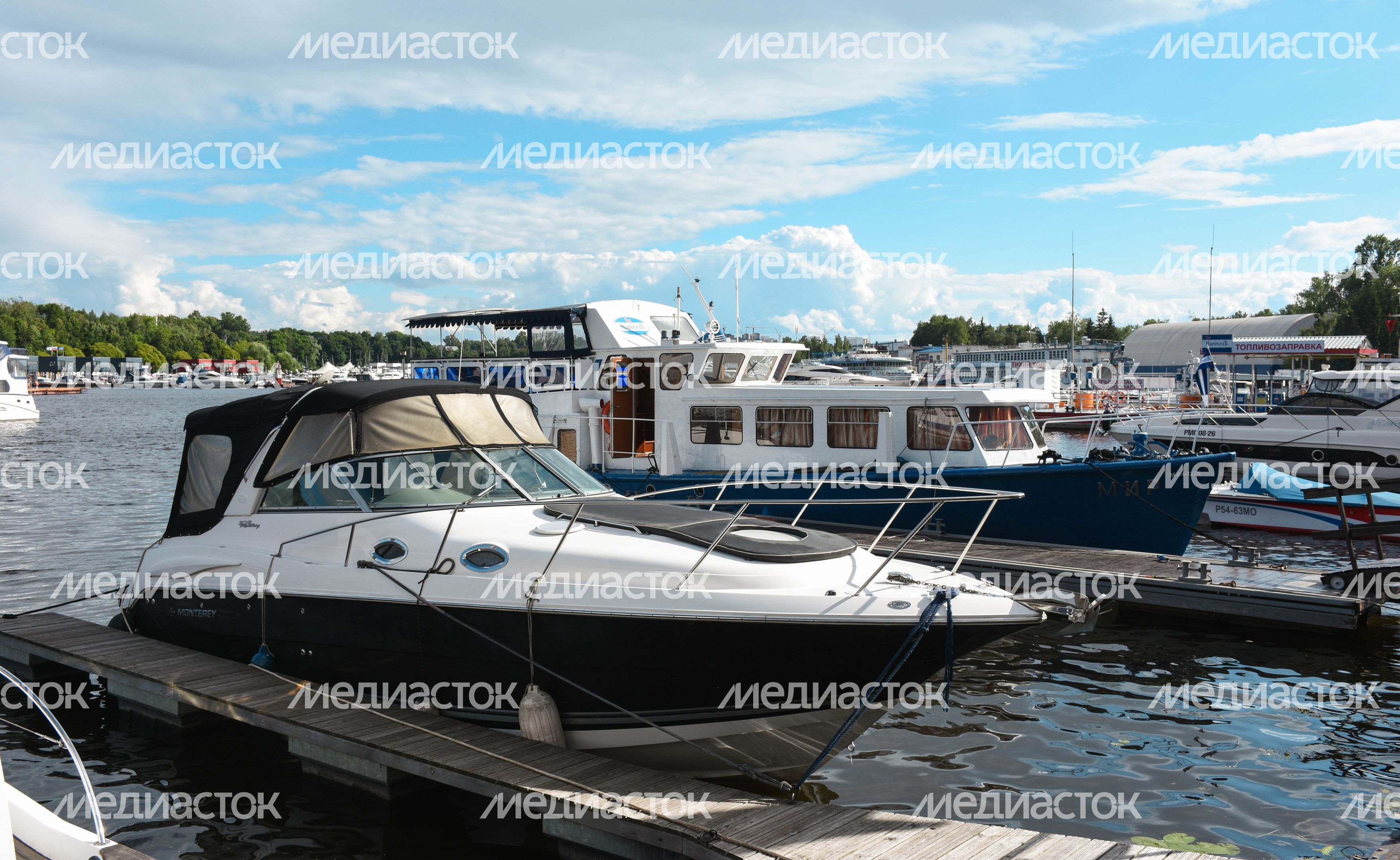 Московский международный яхтенный порт в Долгопрудном