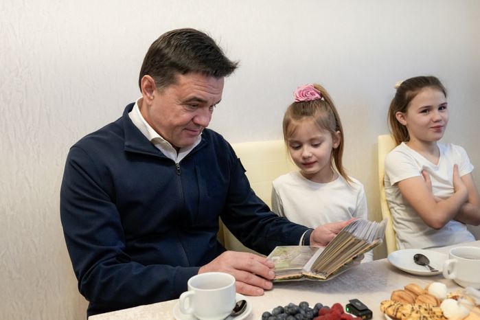 Андрей Воробьев навестил семью погибшего на СВО бойца