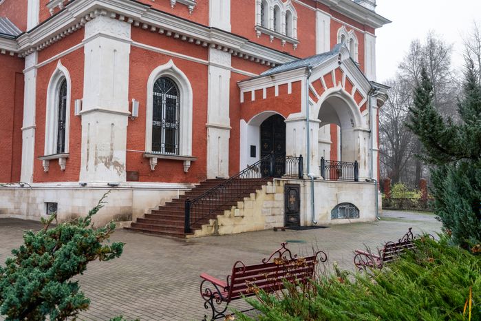 Церковь Всех Святых в Серпухове