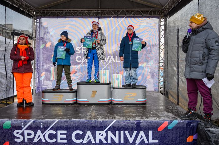 Новогодний забег в карнавальных костюмах Space Carnival 2024 в Королеве