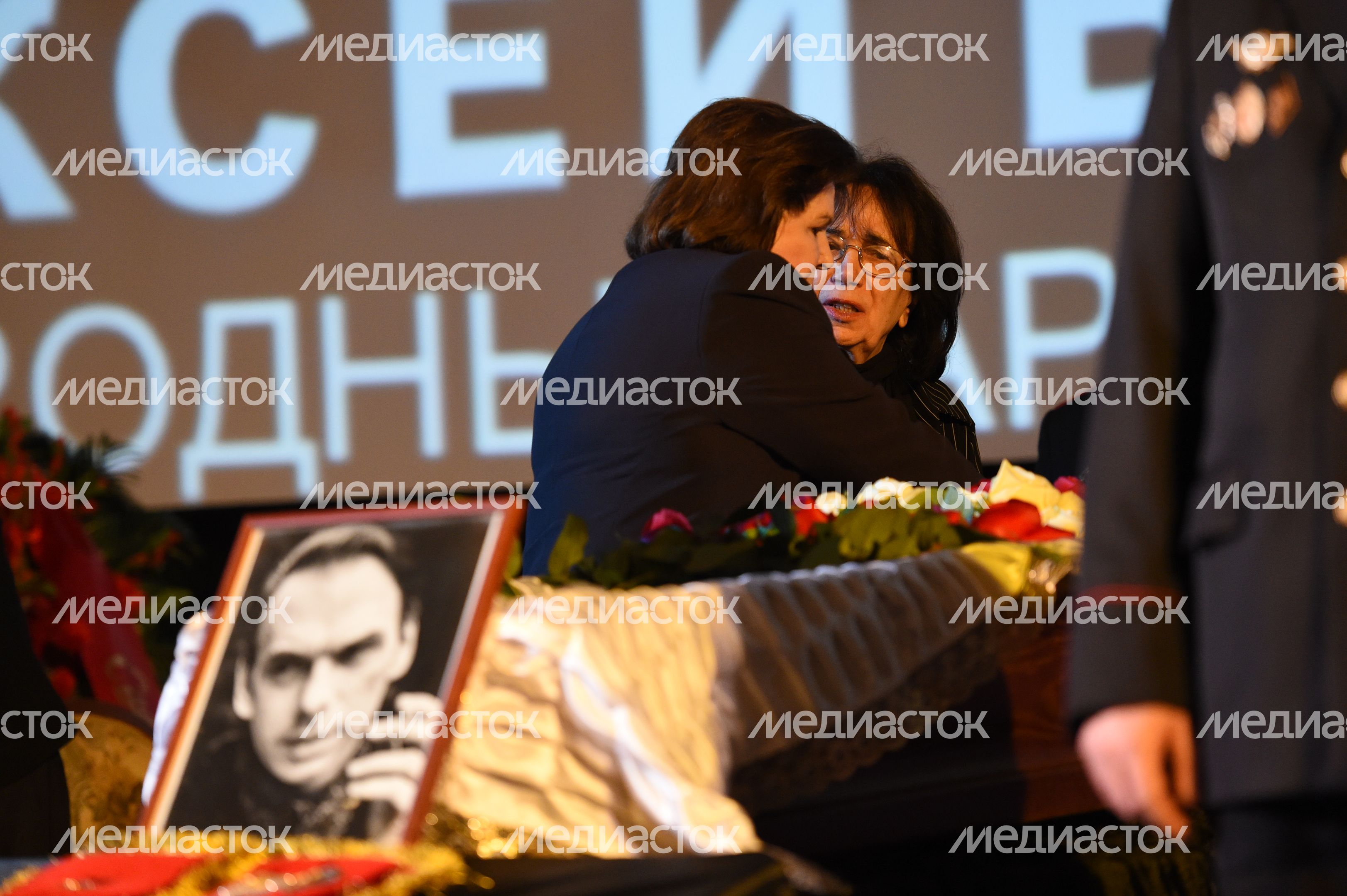 Прощание с актером Алексеем Баталовым в Доме кино в Москве