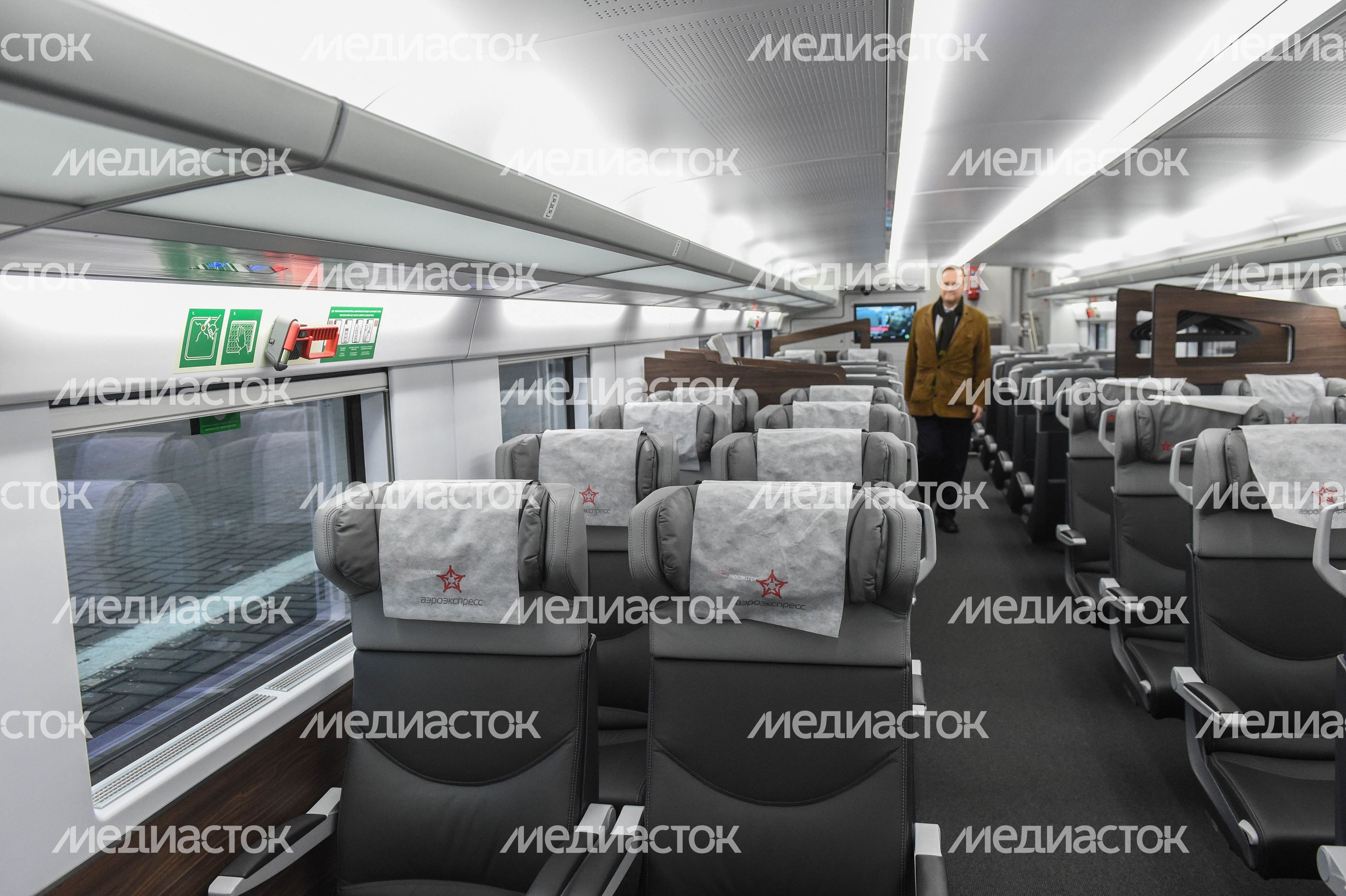 Запуск двухэтажного «Аэроэкспресса» с Киевского вокзала в Москве Запуск двухэтажного «Аэроэкспресса» с Киевского вокзала в Москве