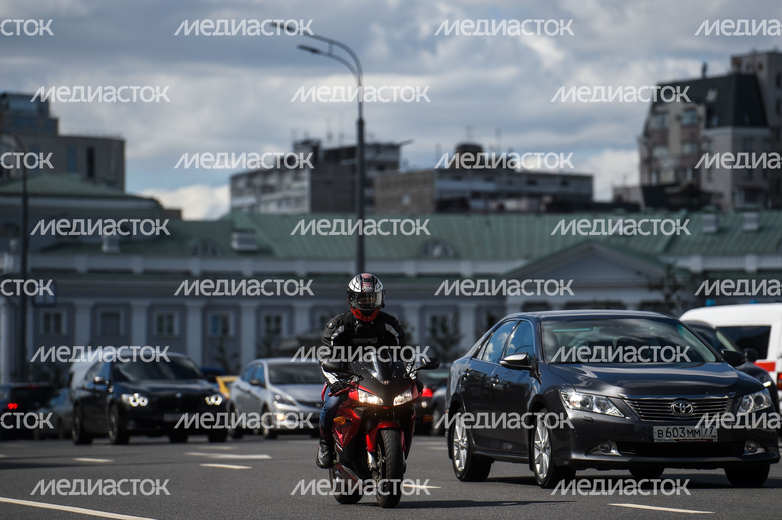 Мотоциклисты на улицах Москвы