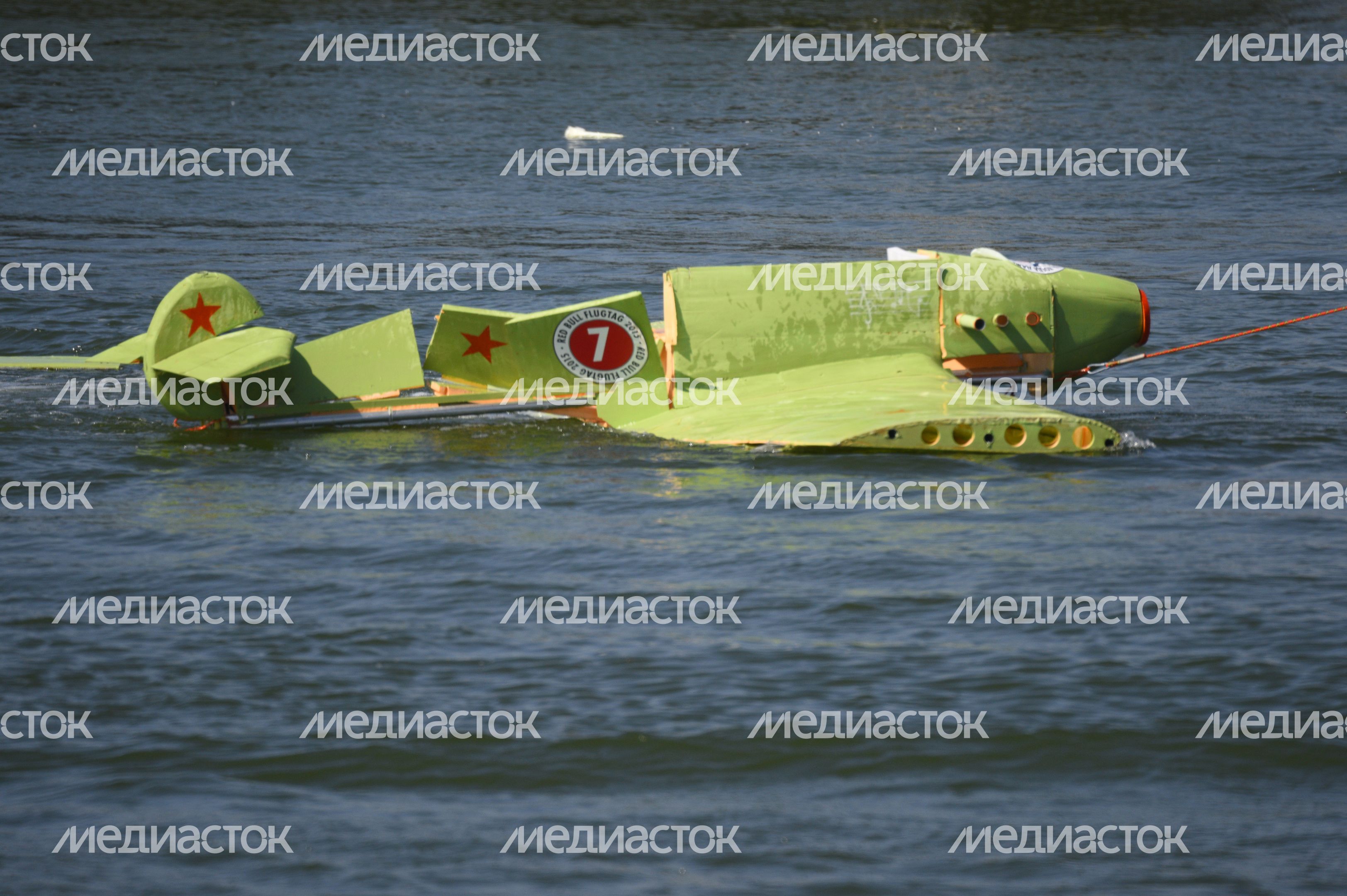 Фестиваль самодельных летательных аппаратов Red Bull Flugtag 2015