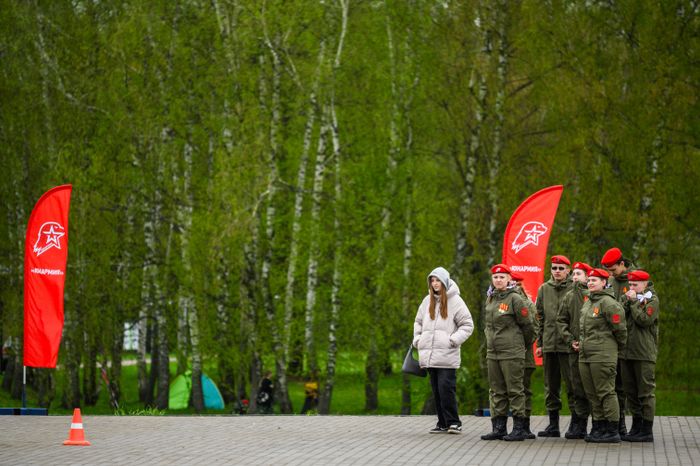 Военно-патриотическая игра «Юнармия, вперед!», посвященная Дню Победы, в Горках Ленинских