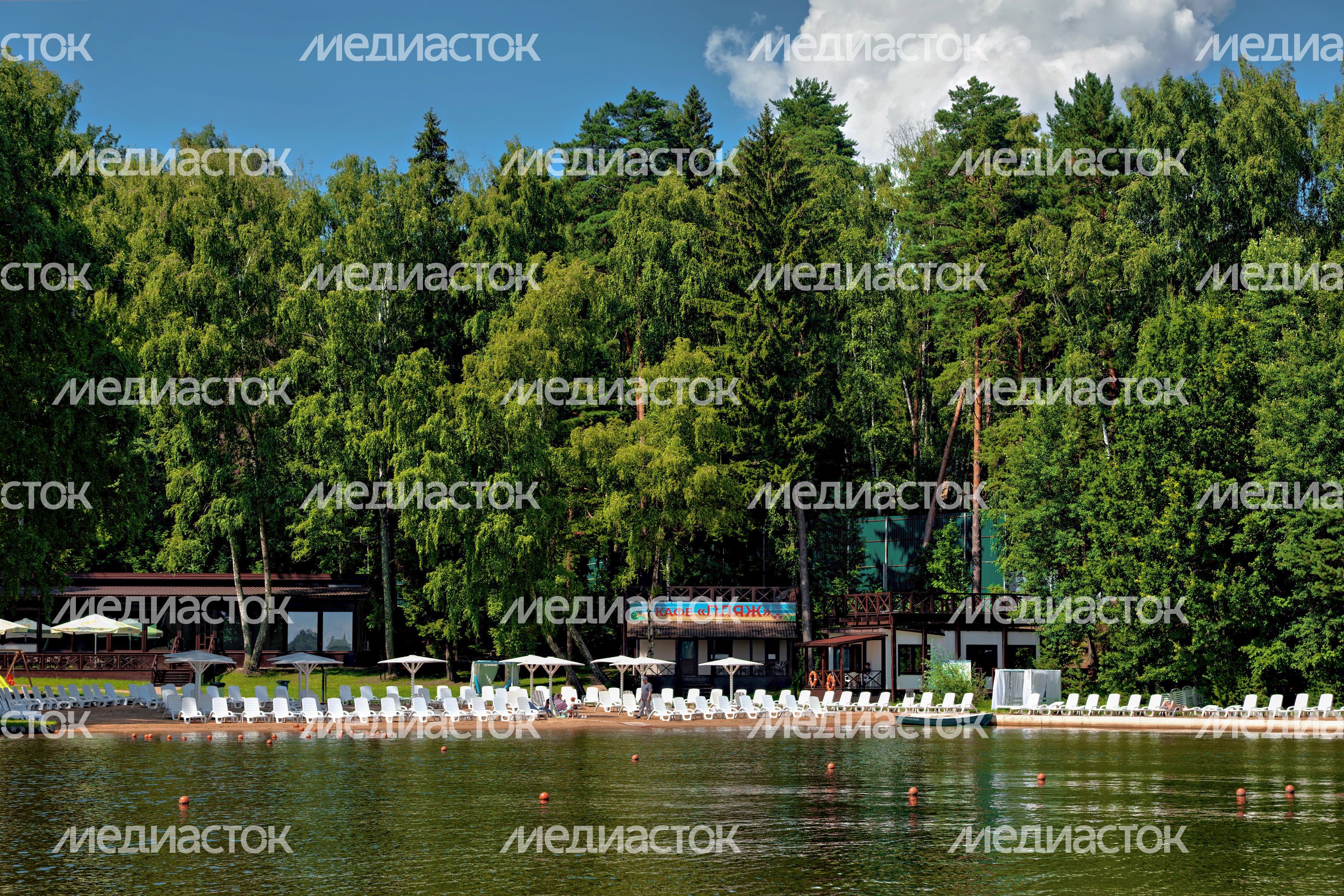 Комфортный отдых на пляже в загородном отеле «Истра» на Истринском водохранилище
