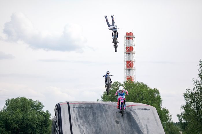 Шоу команды мотофристайла FMX13 в Лобне