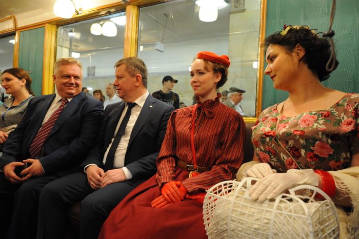 Выставка ретро-вагонов в честь 80-летия Московского метрополитена