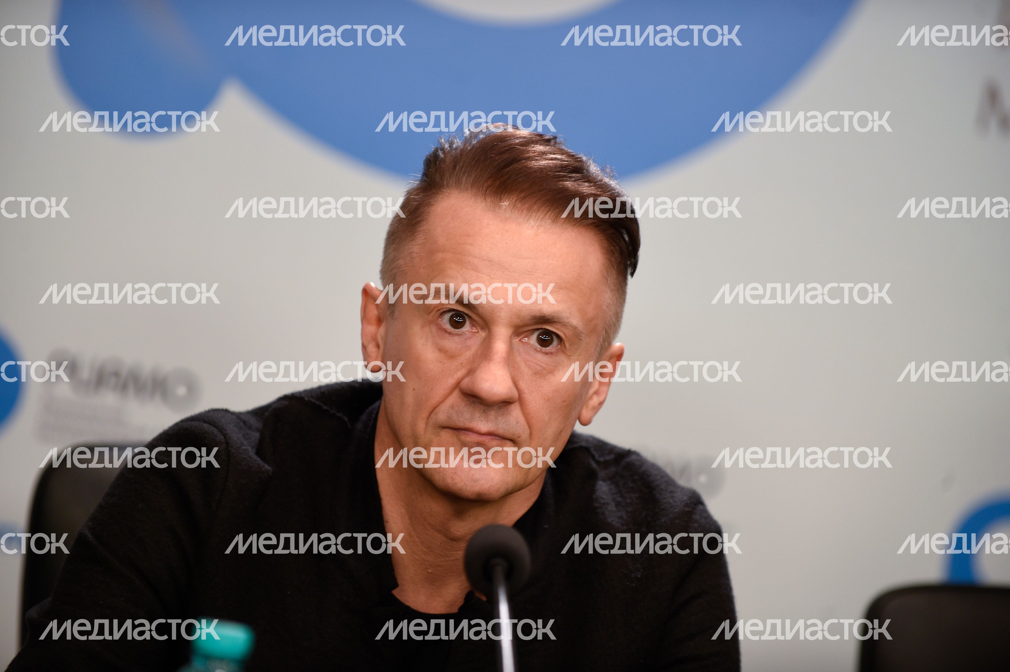 Пресс-конференция Олега Меньшикова в РИАМО