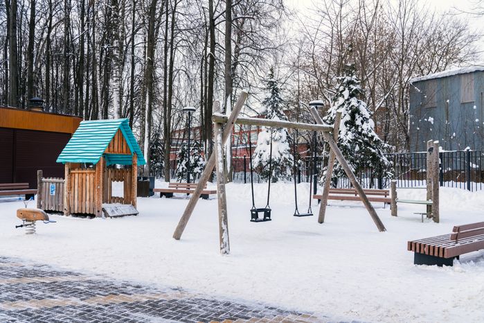 Детская площадка в парке «Фабричный» в Дедовске округа Истра