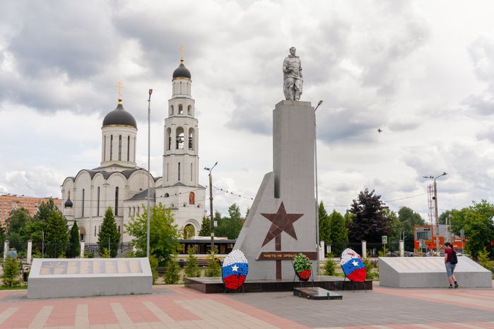 Мемориал погибшим в Великой Отечественной войне в Апрелевке Наро-Фоминского округа