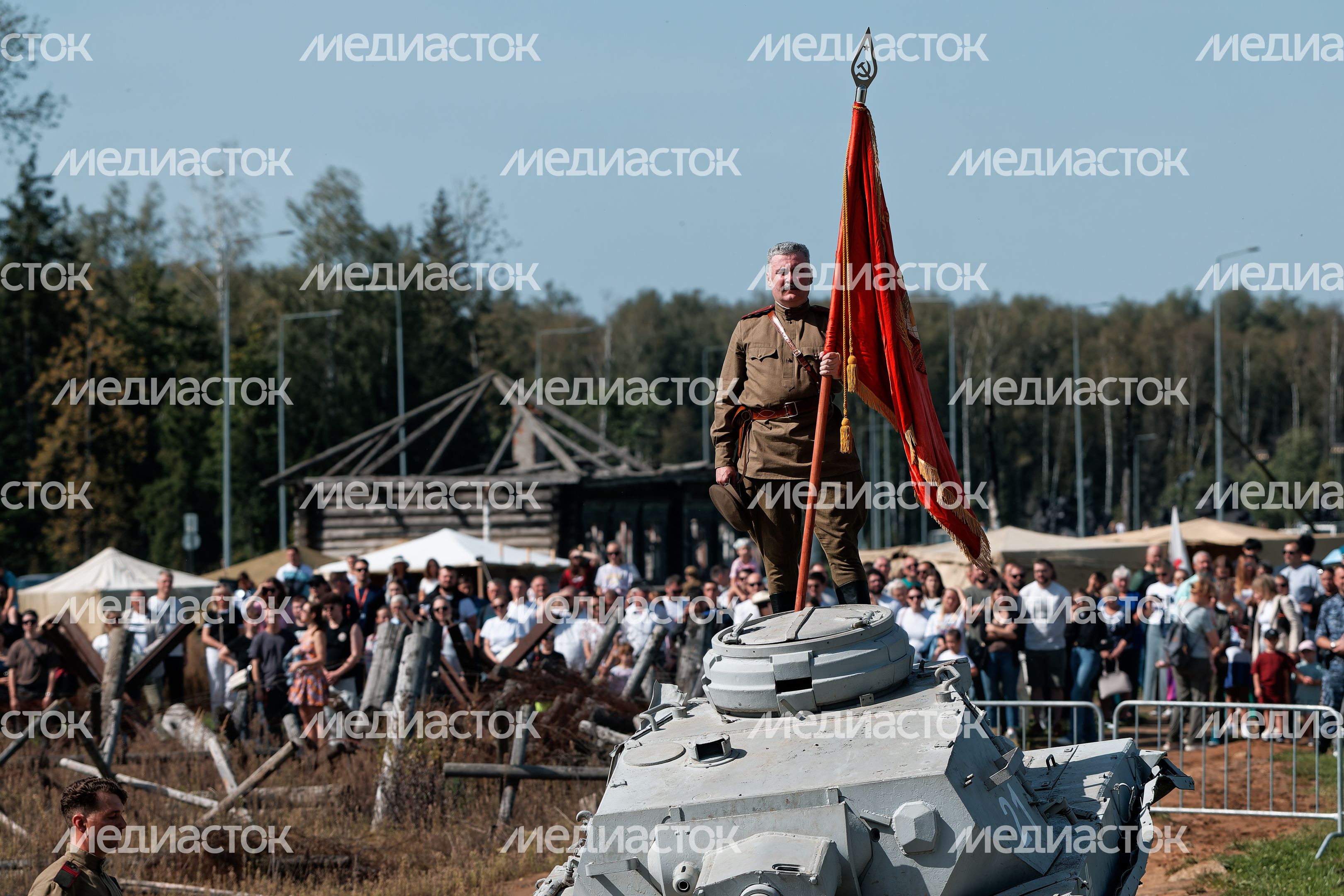 Военно-историческая реконструкция «Огненная дуга» в Одинцовском округе, посвященная Курской битве