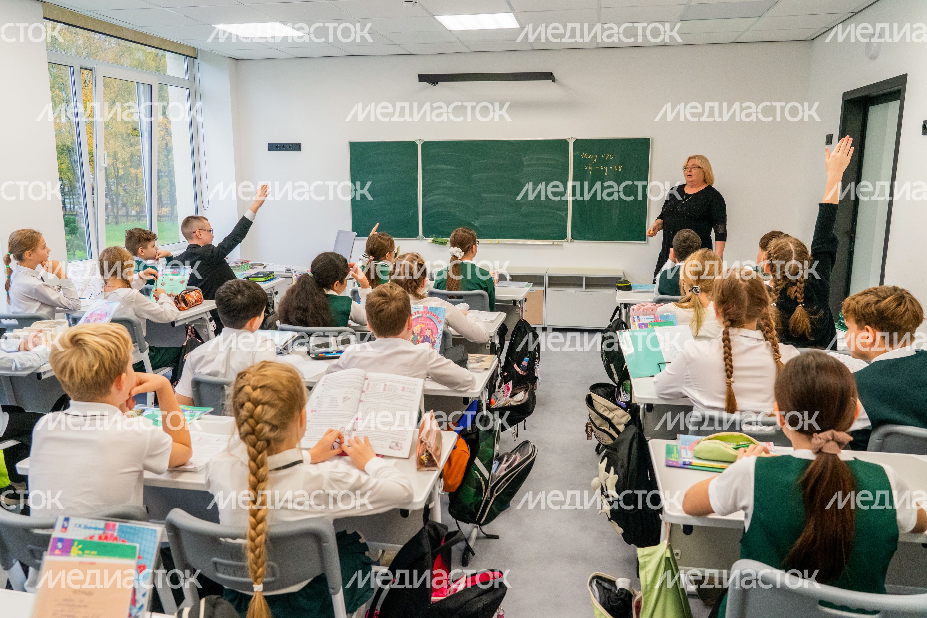 Урок математики в гимназии им. К.Д. Ушинского в Клину после капитального ремонта